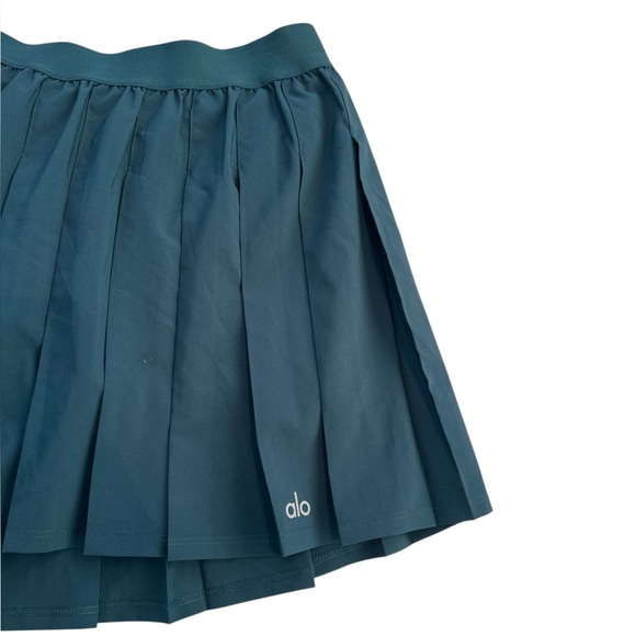 Alo Yoga Varsity Tennis Skirt in Midnight Green Medium - Picture 8 of 12